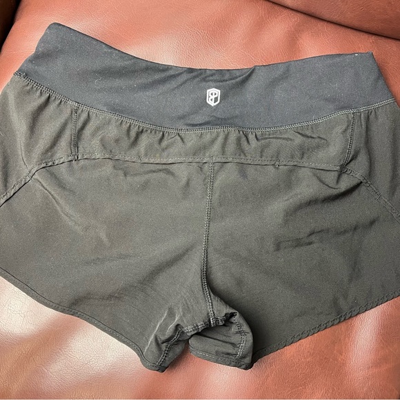 Born Primitive Free Flow Shorts - Black Medium - Picture 5 of 8